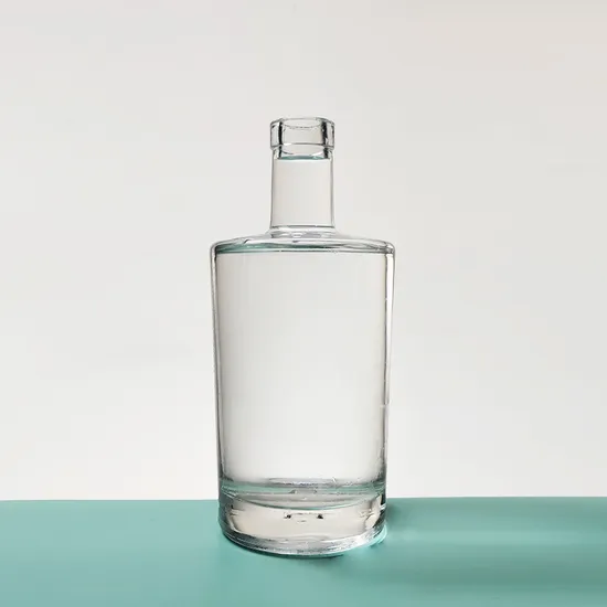 Изготовленная на заказ пустая уникальная кристально чистая стеклянная бутылка для бренди и ликера