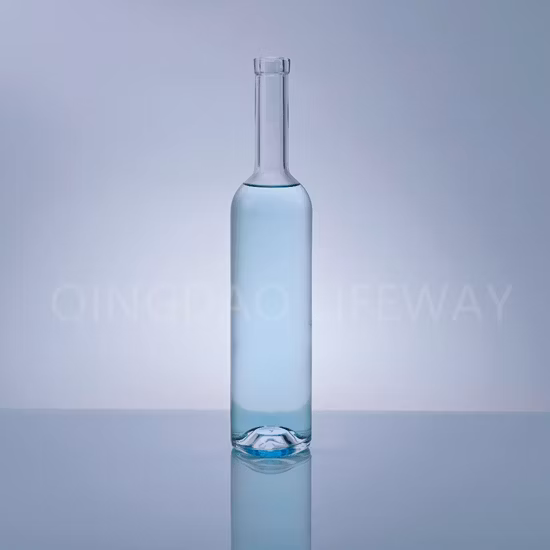 Бутылка ледяного вина емкостью 375 мл, бутылка шампанского с пробкой