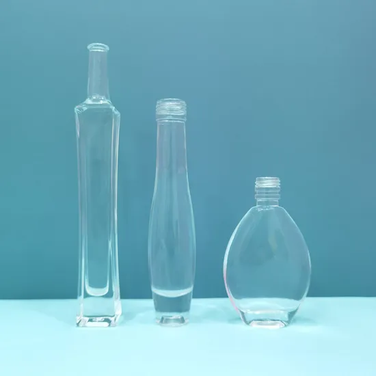 Пользовательский логотип с прозрачным тиснением 500 мл, 700 мл, 750 мл, стеклянные бутылки для рома, текилы, джина, бренди, рома, виски, водки